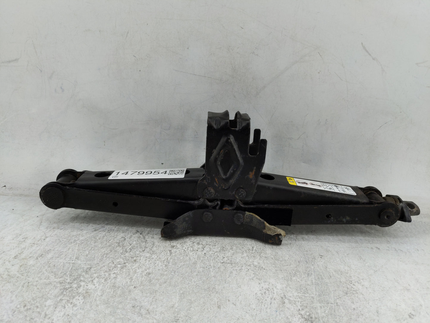 2017 Dodge Durango Spare Scissor Car Jack Black - Oemusedautoparts1.com