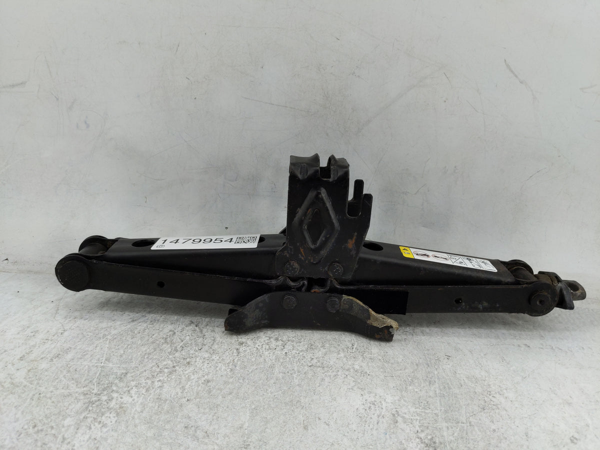 2017 Dodge Durango Spare Scissor Car Jack Black - Oemusedautoparts1.com