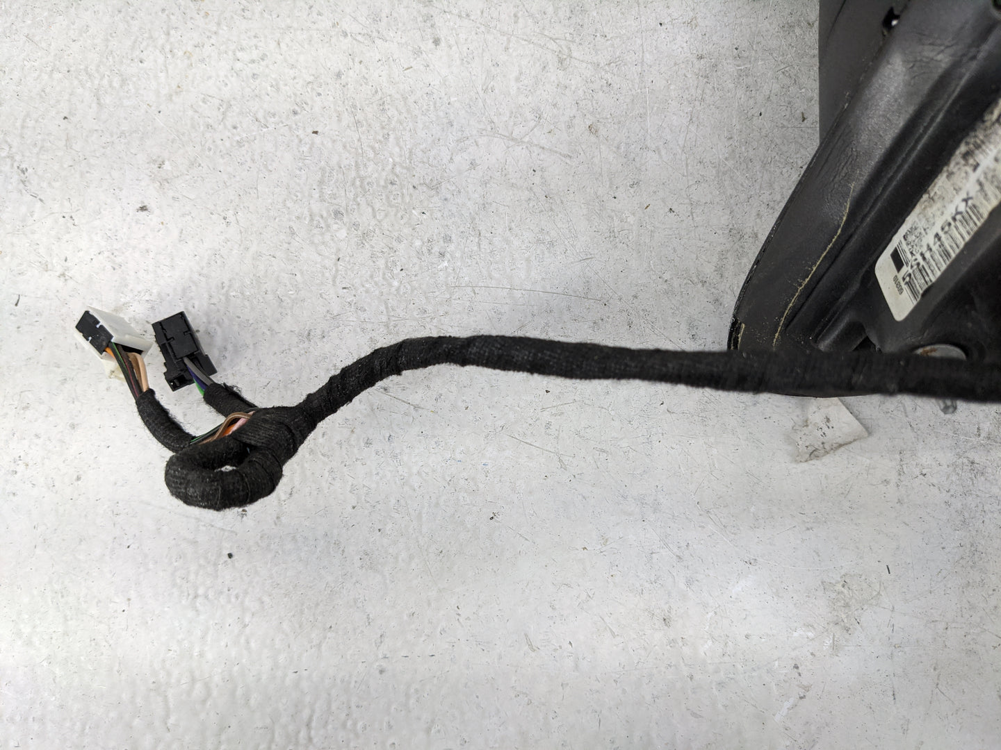 2011-2021 Dodge Durango Driver Side View Mirror - Left Door Mirror OEM Used - Oemusedautoparts1.com