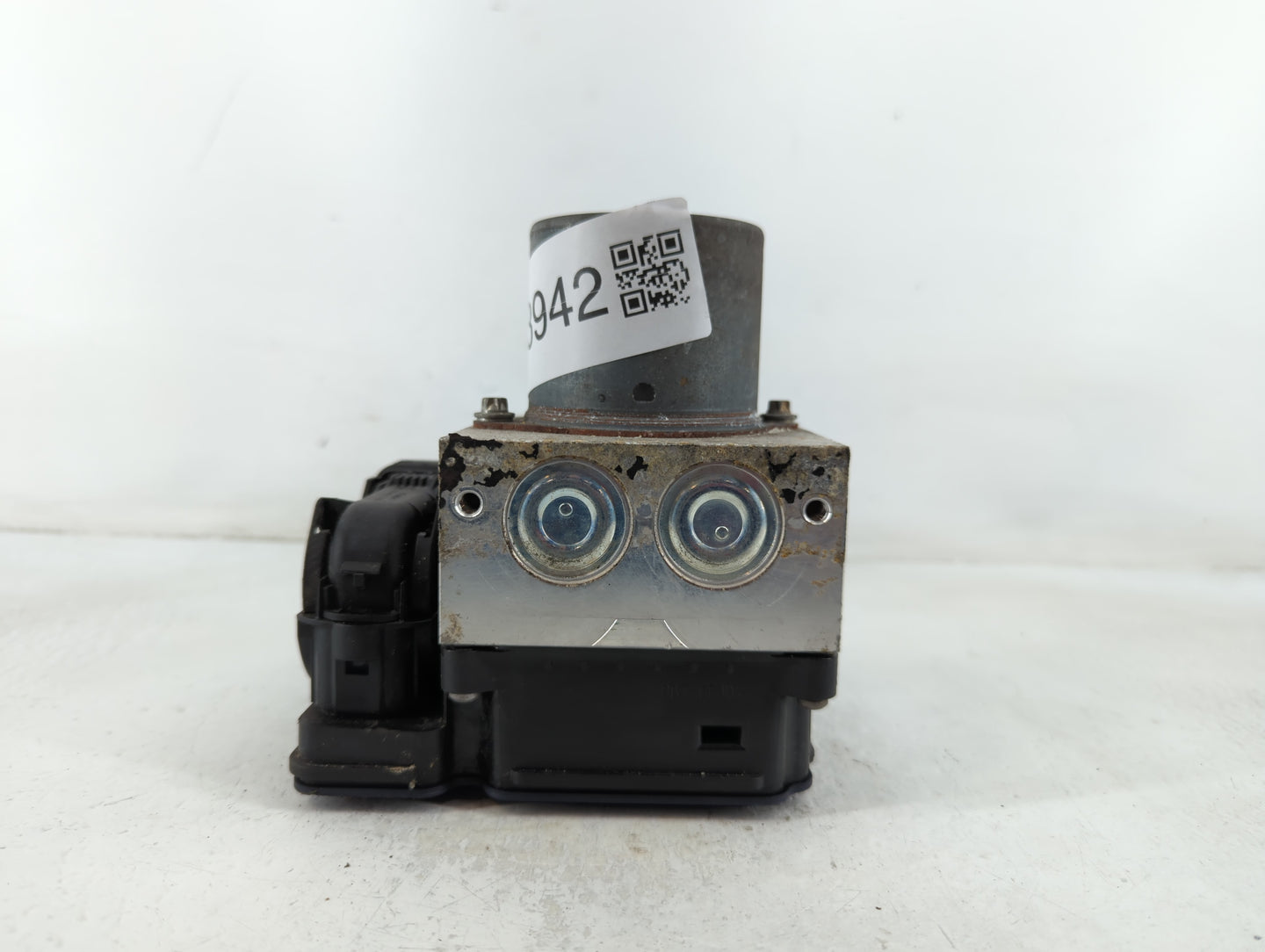 2017 Dodge Durango ABS Pump Control Module Replacement P/N:F349000 Fits OEM Used Auto Parts - Oemusedautoparts1.com