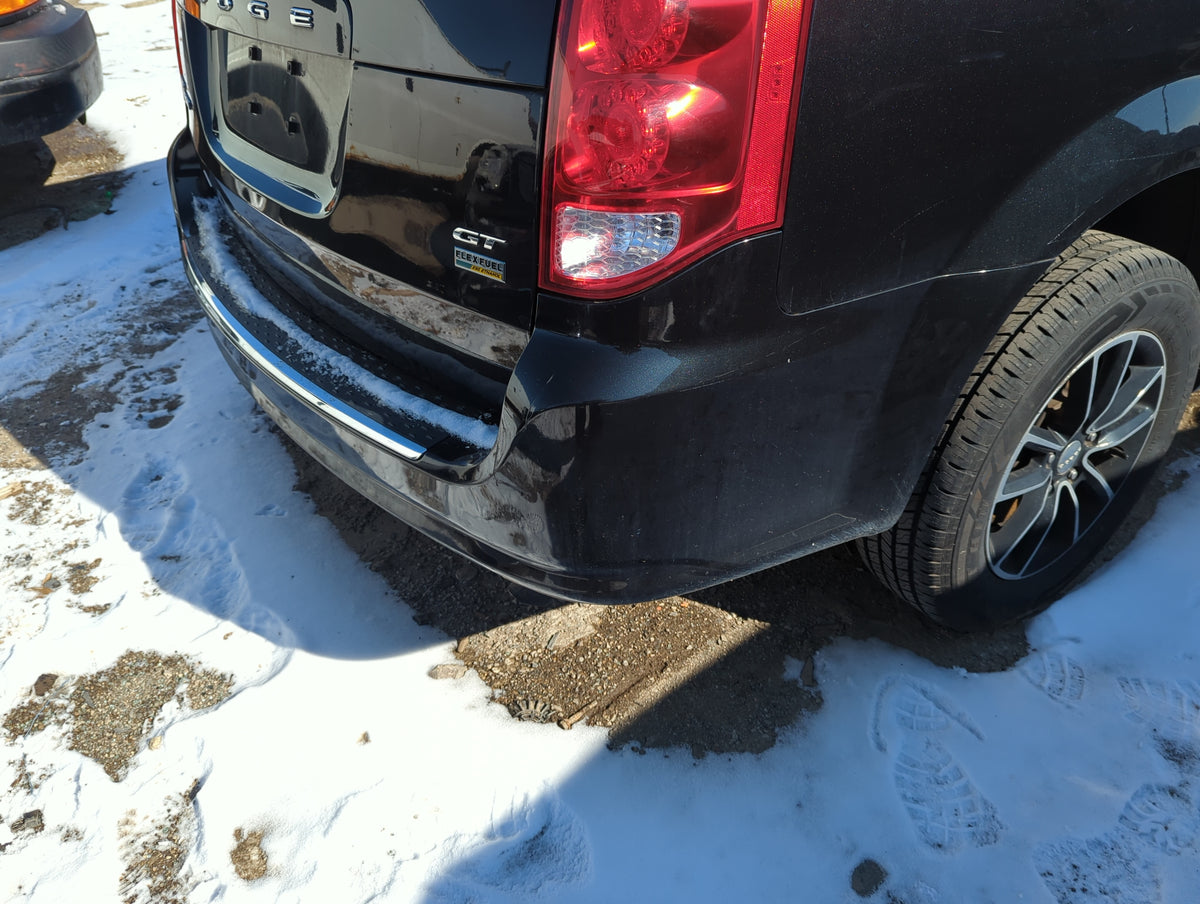 2011-2020 Dodge Grand Caravan Rear Bumper Assembly Oem 1381414 - Oemusedautoparts1.com