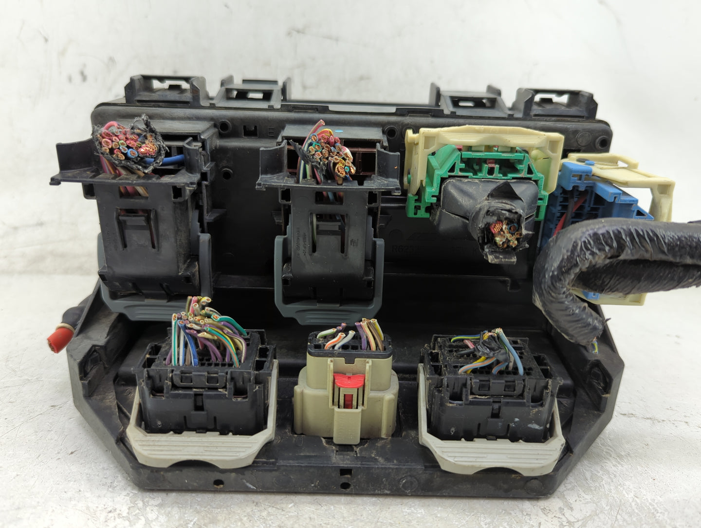 2017 Dodge Grand Caravan Fusebox Fuse Box Relay Module Tipm - Oemusedautoparts1.com