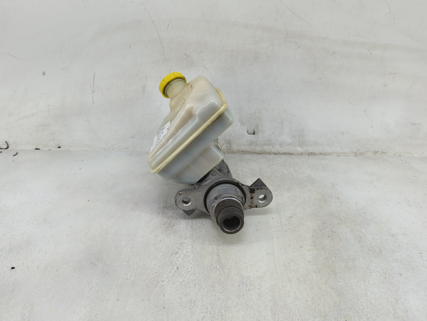 2012-2020 Dodge Grand Caravan Brake Master Cylinder 1490237 - Oemusedautoparts1.com