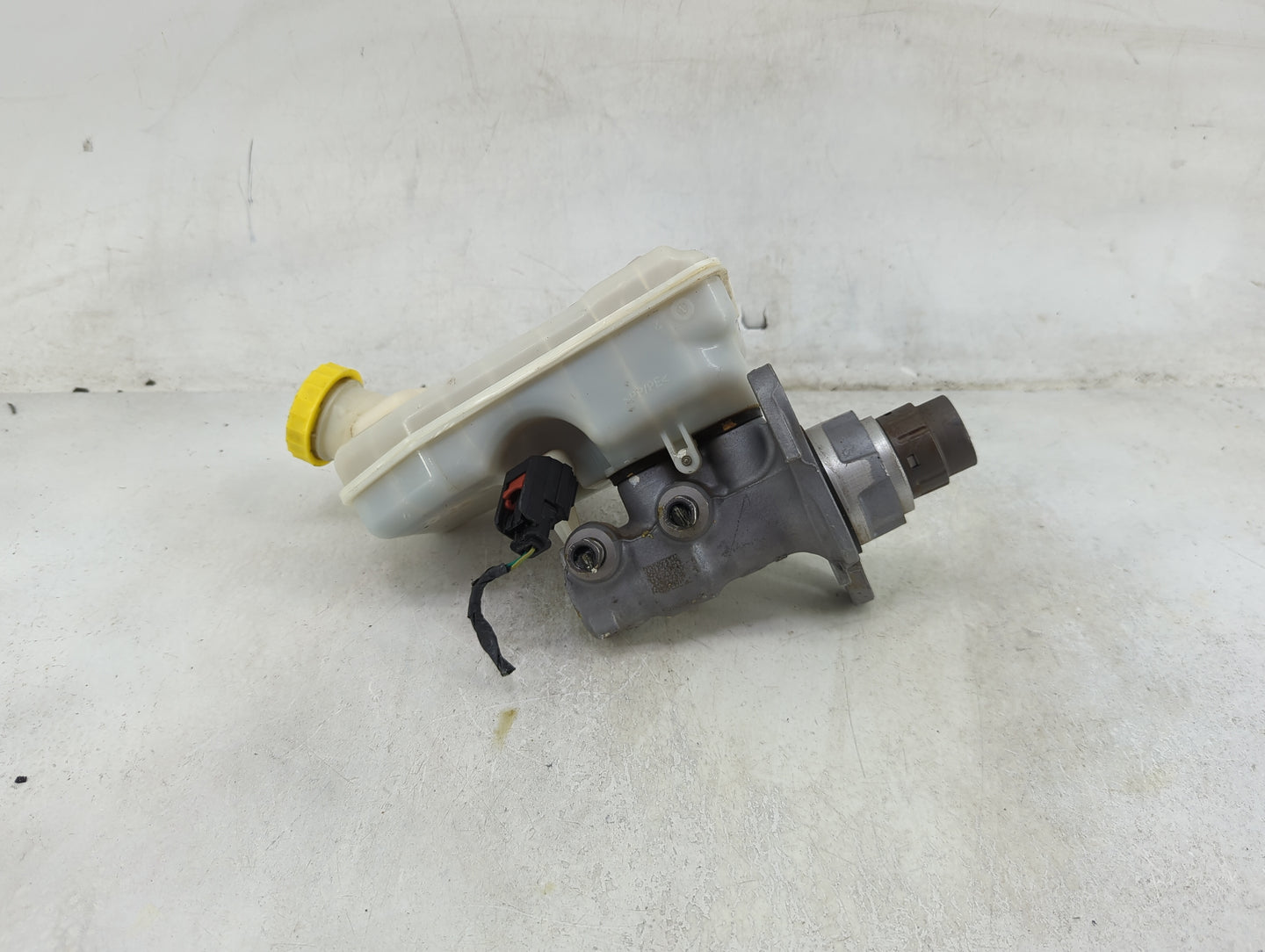 2012-2020 Dodge Grand Caravan Brake Master Cylinder 1490292 - Oemusedautoparts1.com