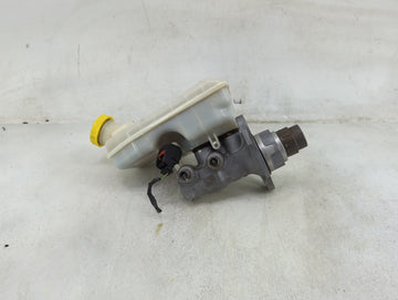2012-2020 Dodge Grand Caravan Brake Master Cylinder 1490292 - Oemusedautoparts1.com
