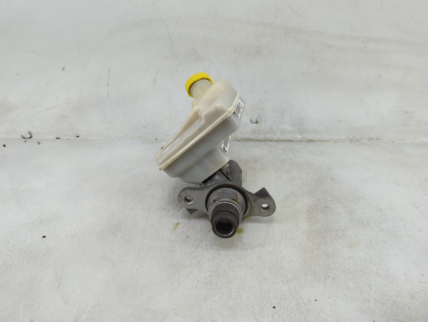 2012-2020 Dodge Grand Caravan Brake Master Cylinder 1490292 - Oemusedautoparts1.com