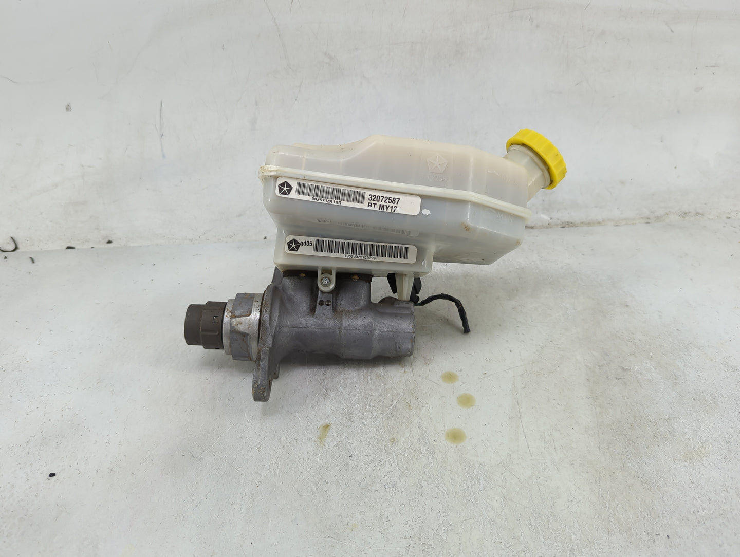 2012-2020 Dodge Grand Caravan Brake Master Cylinder 1490292 - Oemusedautoparts1.com