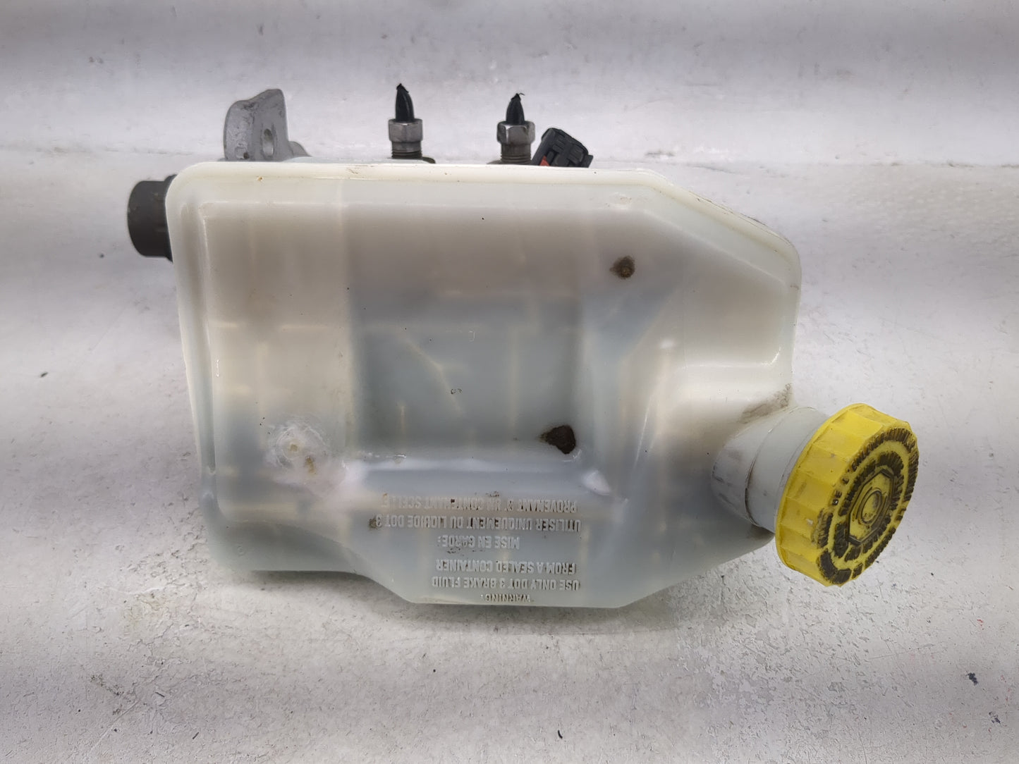 2012-2020 Dodge Grand Caravan Brake Master Cylinder 1492073 - Oemusedautoparts1.com
