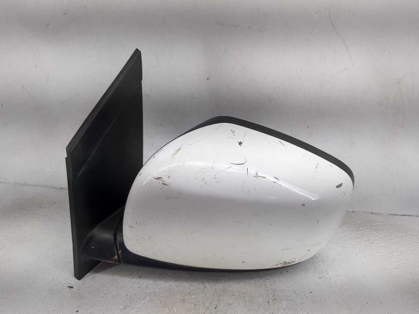 2011-2020 Dodge Grand Caravan Driver Side View Mirror - Left Door Mirror OEM Used - Oemusedautoparts1.com