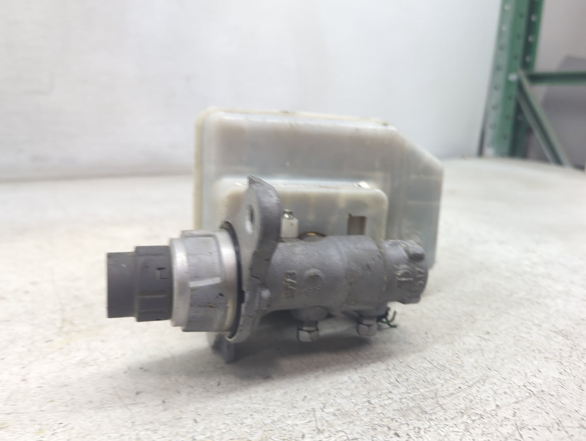 2012-2020 Dodge Grand Caravan Brake Master Cylinder 1498306 - Oemusedautoparts1.com
