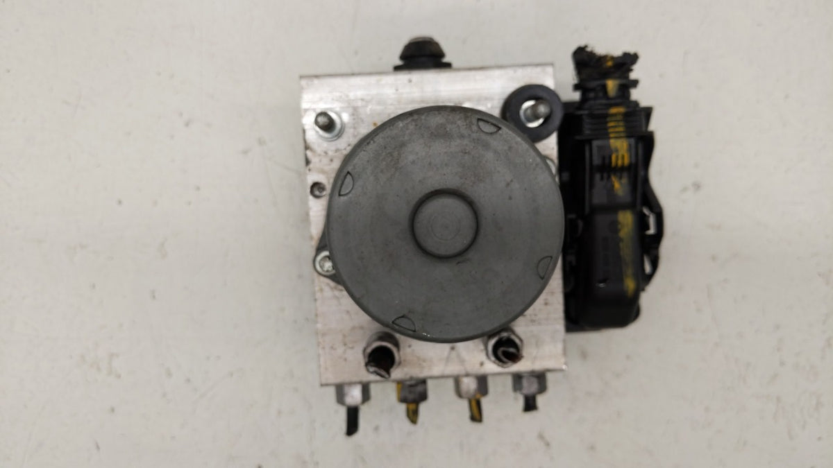 2015-2020 Dodge Grand Caravan Anti-Lock Brake ABS Pump Module Actuator OEM P/N:P68183803AC 68183803AC Fits OEM Used Auto Par