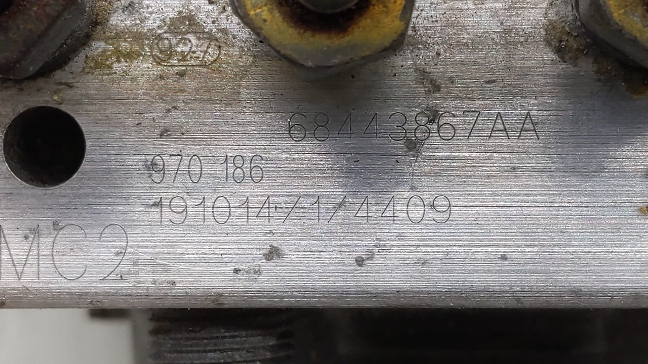 2015-2018 Dodge Grand Caravan ABS Pump Control Module Replacement P/N:P68183803AC 68183803AC Fits Fits 2015 2016 2017 2018 O