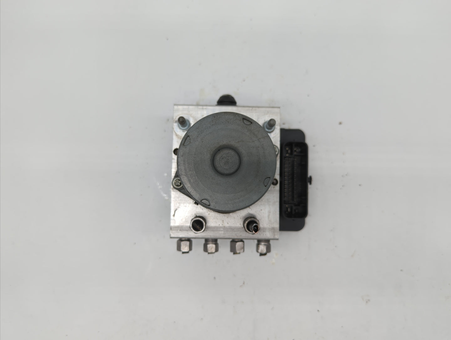 2015-2018 Dodge Grand Caravan ABS Pump Control Module Replacement P/N:P68183803AC 68183803AC Fits Fits 2015 2016 2017 2018 O