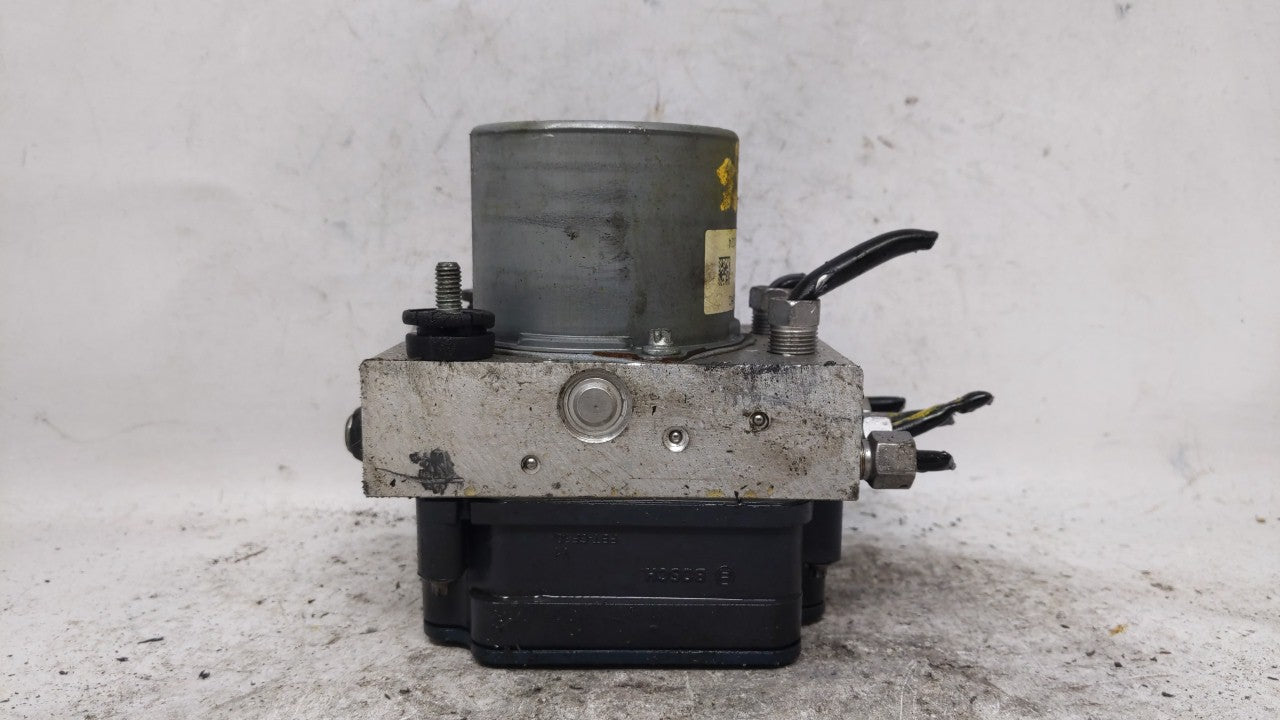 2015-2018 Dodge Grand Caravan ABS Pump Control Module Replacement P/N:P68183803AC Fits Fits 2015 2016 2017 2018 OEM Used Aut