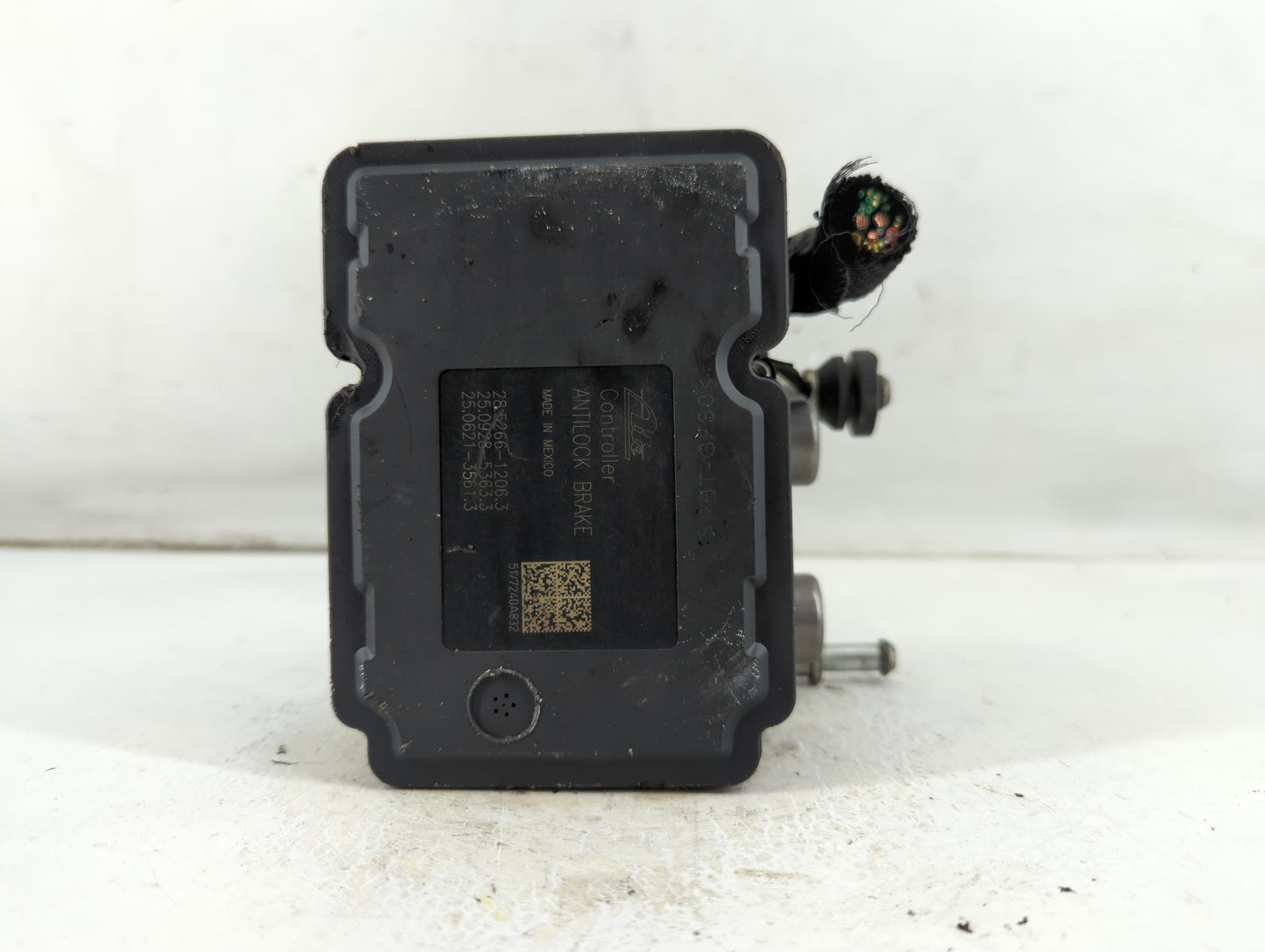 2017 Dodge Journey ABS Pump Control Module Replacement P/N:P68272500AB Fits OEM Used Auto Parts - Oemusedautoparts1.com