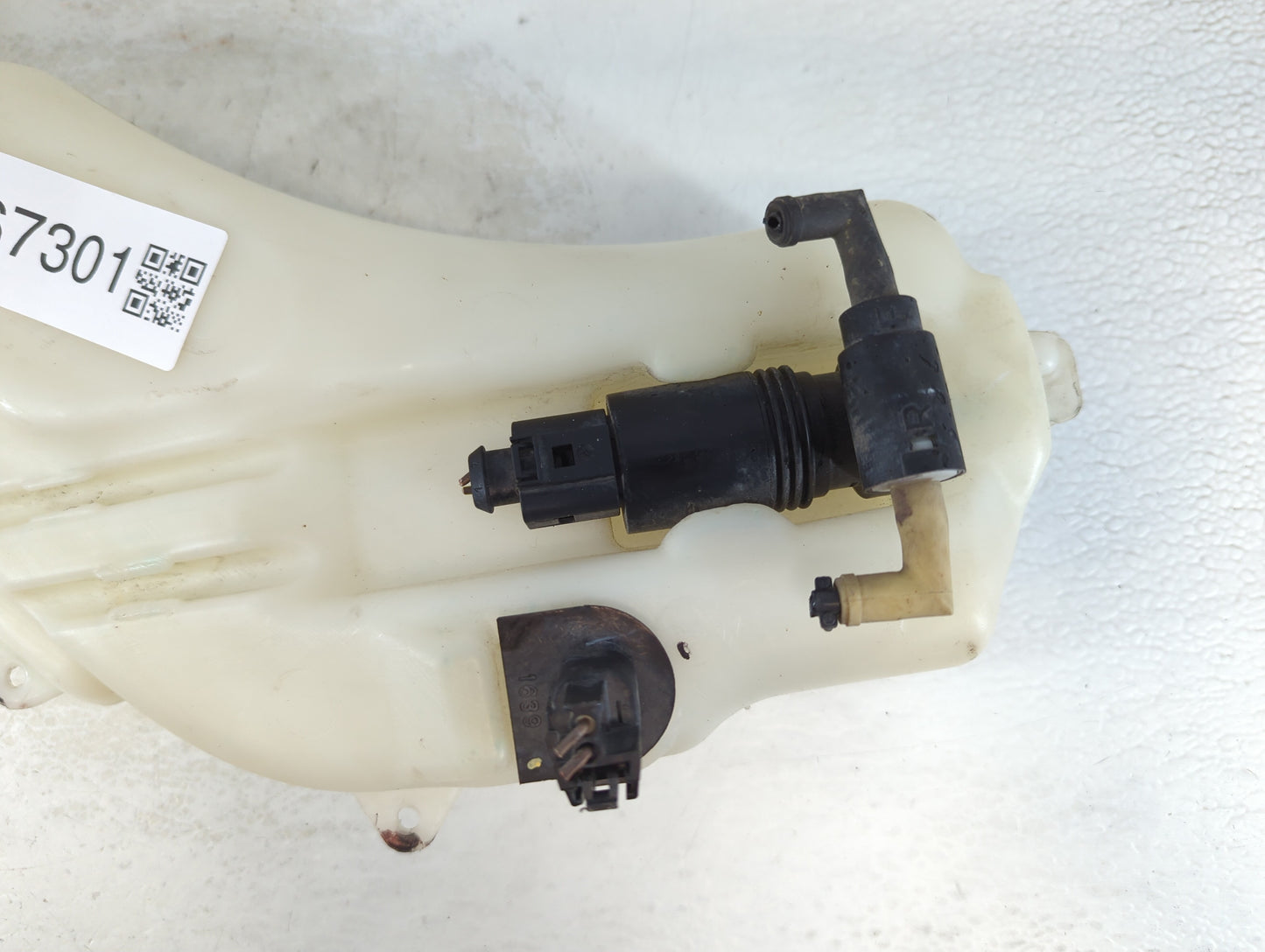 2017 Dodge Journey Windshield Washer Fluid Reservoir Bottle Oem - Oemusedautoparts1.com