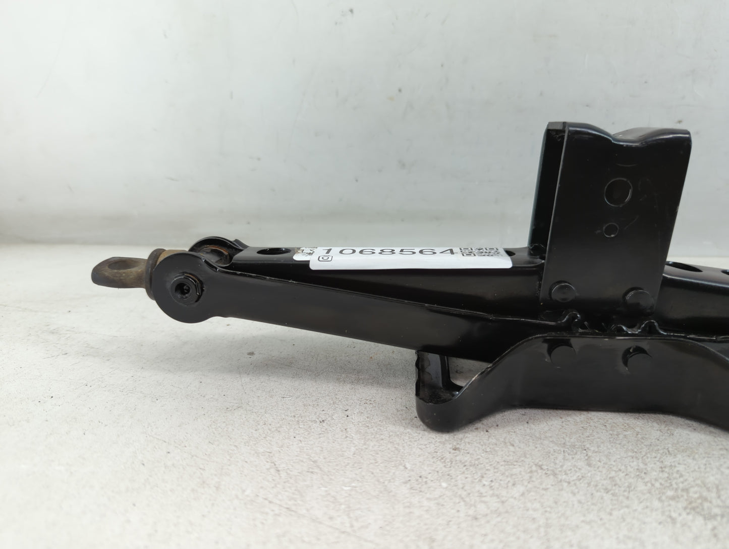 2017 Dodge Journey Spare Scissor Car Jack - Oemusedautoparts1.com