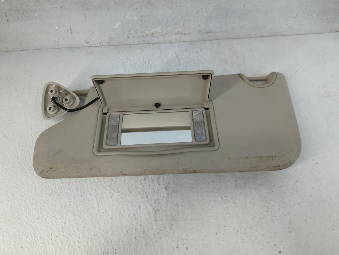 2011-2020 Dodge Journey Sun Visor Shade Replacement Passenger Right Mirror Fits OEM Used Auto Parts - Oemusedautoparts1.com