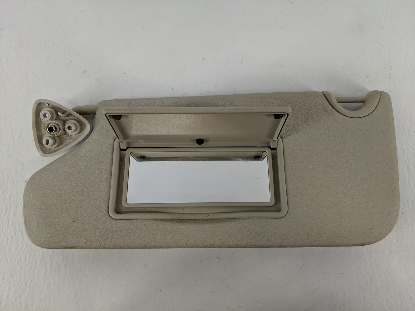2017 Dodge Journey Sun Visor Shade Replacement Passenger Right Mirror Fits OEM Used Auto Parts - Oemusedautoparts1.com