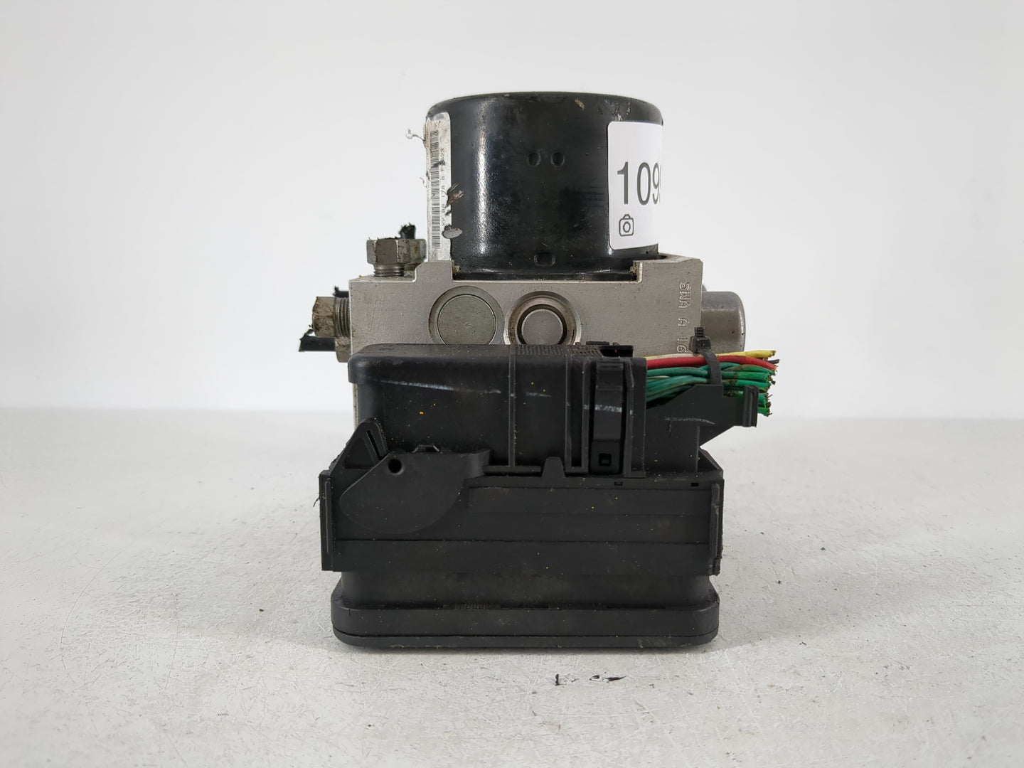 2017 Dodge Journey ABS Pump Control Module Replacement P/N:P68339085AB Fits OEM Used Auto Parts - Oemusedautoparts1.com