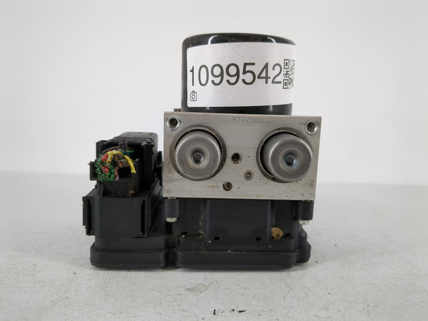 2017 Dodge Journey ABS Pump Control Module Replacement P/N:P68339085AB Fits OEM Used Auto Parts - Oemusedautoparts1.com