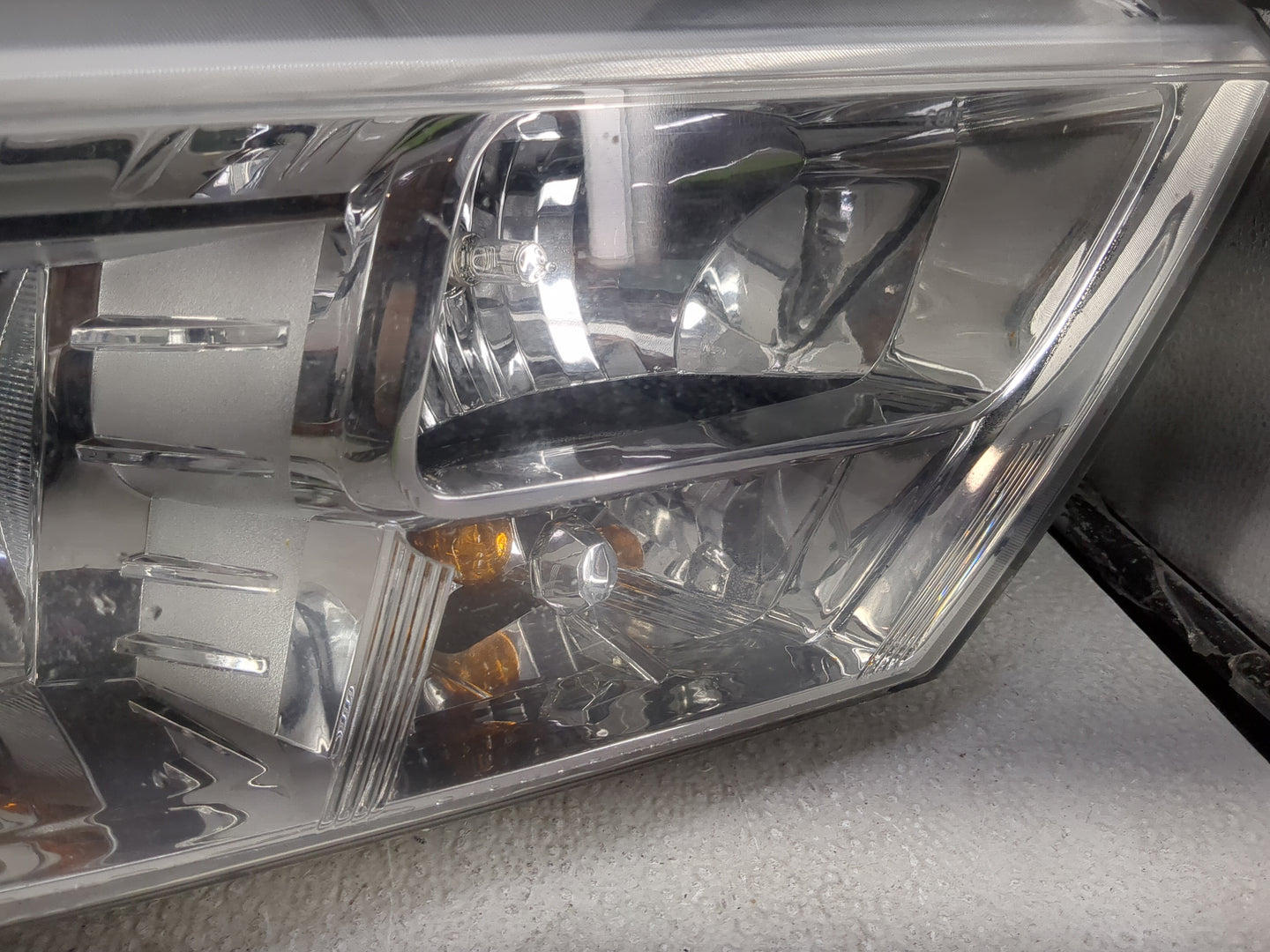 2014-2020 Dodge Journey Passenger Right Oem Head Light Headlight Lamp 1130250 - Oemusedautoparts1.com