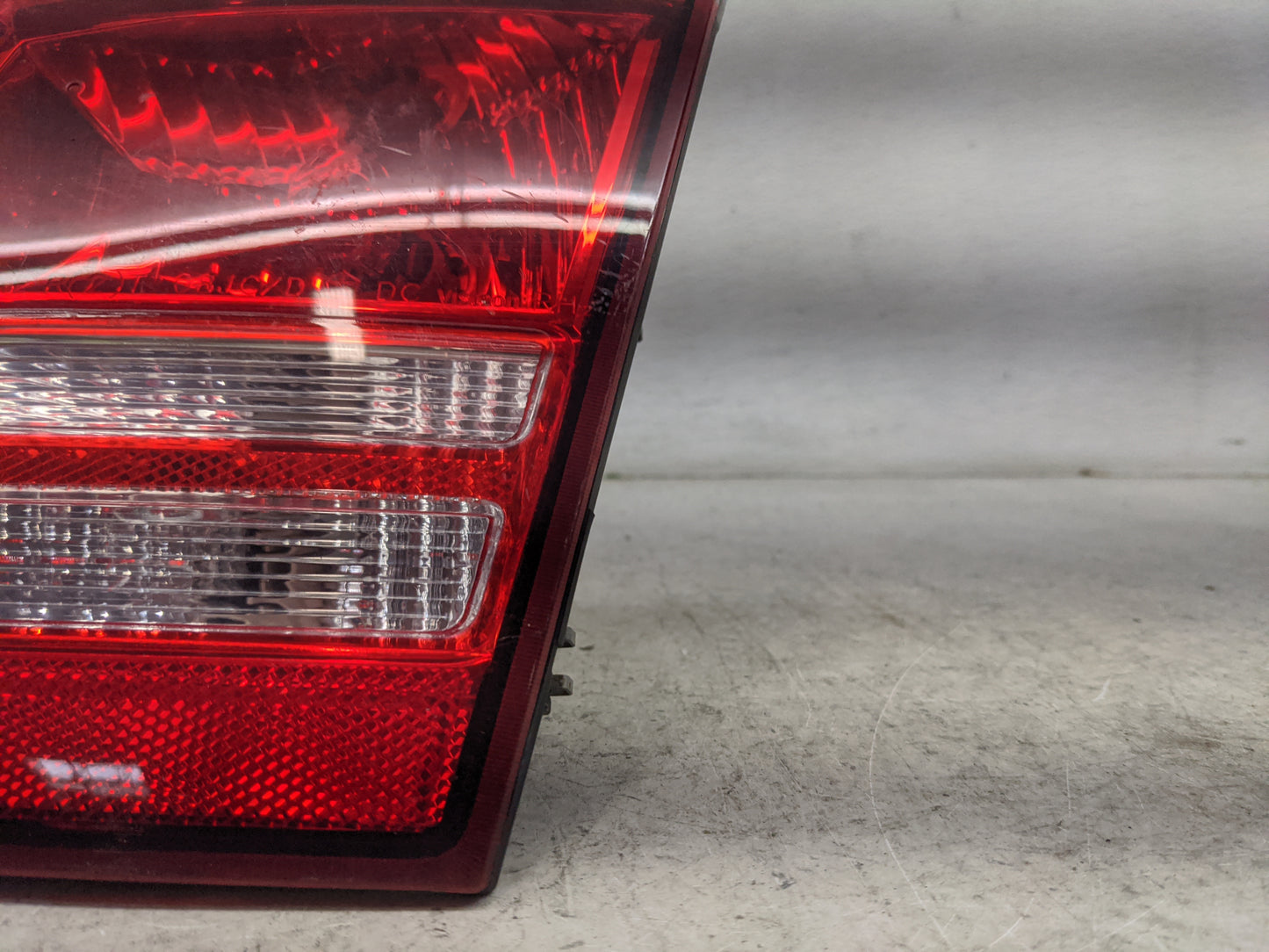2017 Dodge Journey Passenger Right Side Deck Lid Mounted Tail Light 1130304 - Oemusedautoparts1.com