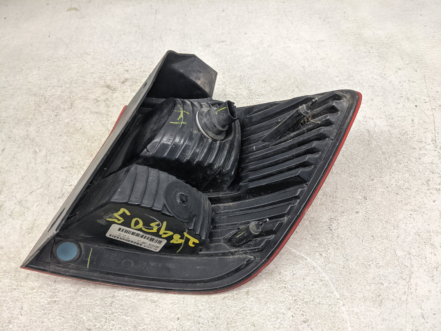 2010-2020 Dodge Journey Tail Light Assembly Passenger Right OEM Fits Fits 2010 2011 2012 2013 2014 2015 2016 2017 2018 2019 