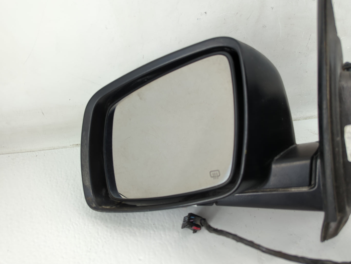 2017 Dodge Journey Driver Side View Mirror - Left Door Mirror OEM Used - Oemusedautoparts1.com