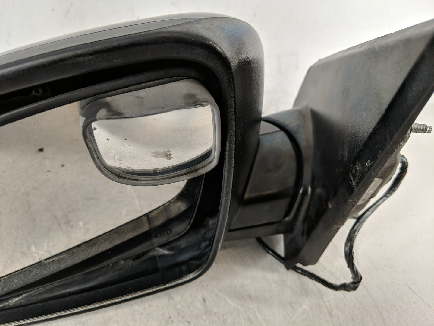 2017 Dodge Journey Side Mirror Replacement Driver Left View Door Mirror P/N:48207L3 Fits OEM Used Auto Parts - Oemusedautopa
