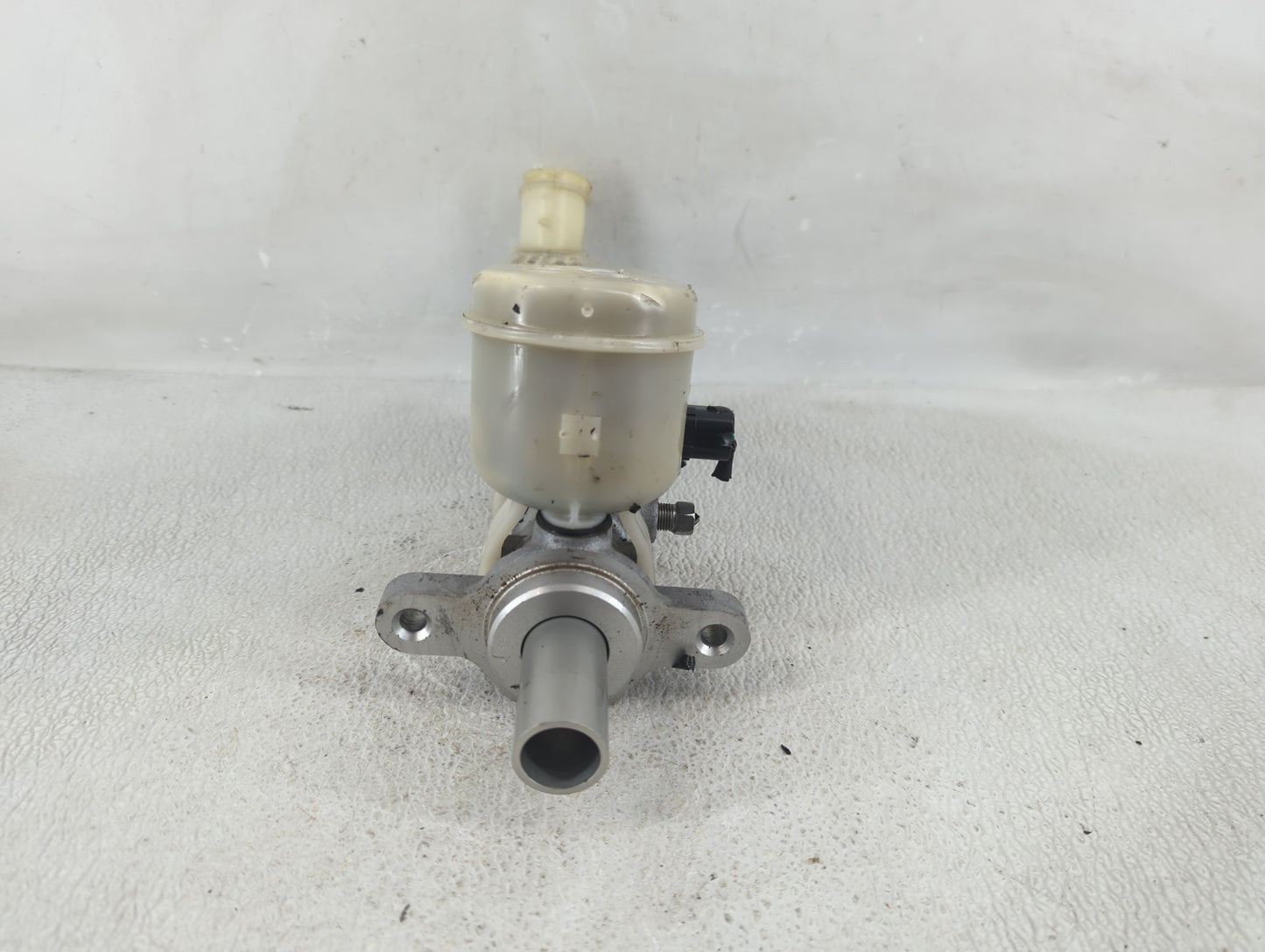 2017 Dodge Journey Brake Master Cylinder - Oemusedautoparts1.com