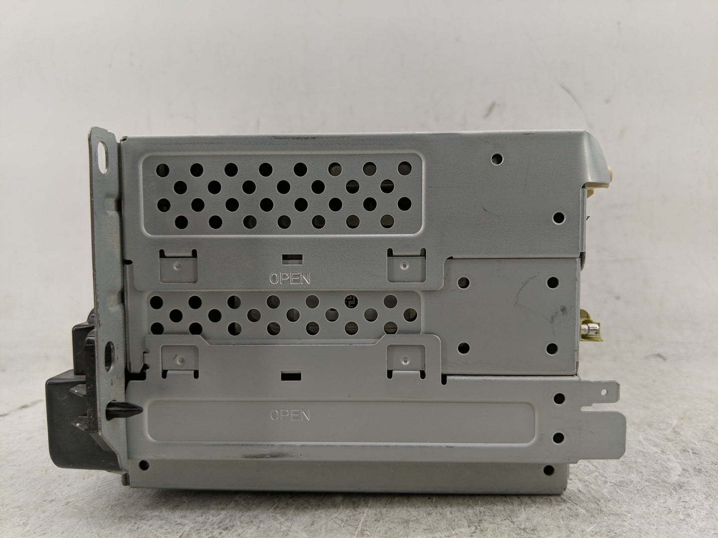 2017 Dodge Journey Radio AM FM Cd Player Receiver Replacement P/N:P68308773AB Fits OEM Used Auto Parts - Oemusedautoparts1.c