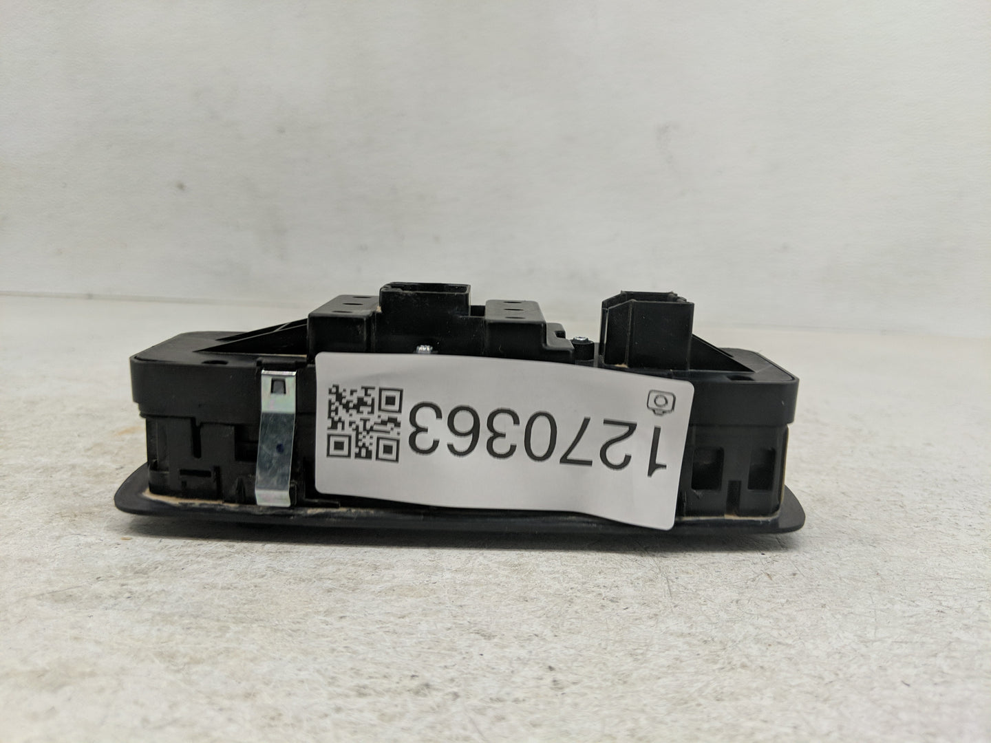 2017 Dodge Journey Master Power Window Switch Replacement Driver Side Left Fits OEM Used Auto Parts - Oemusedautoparts1.com