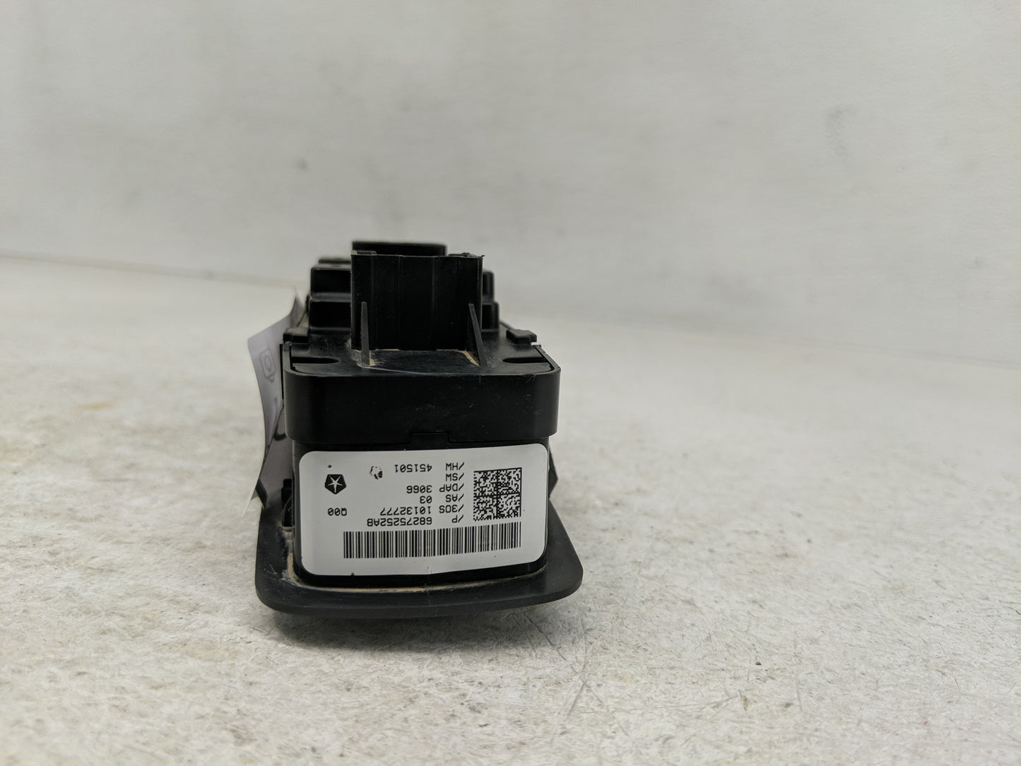2017 Dodge Journey Master Power Window Switch Replacement Driver Side Left Fits OEM Used Auto Parts - Oemusedautoparts1.com