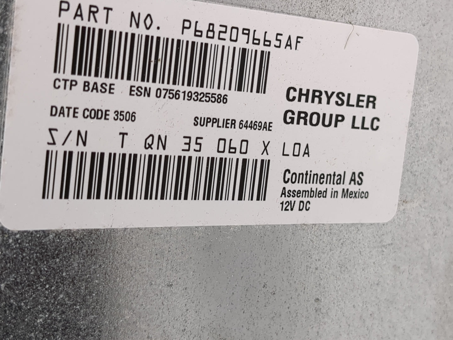 2018-2020 Dodge Journey Radio AM FM Cd Player Receiver Replacement P/N:P68209665AF Fits Fits 2018 2019 2020 OEM Used Auto Pa
