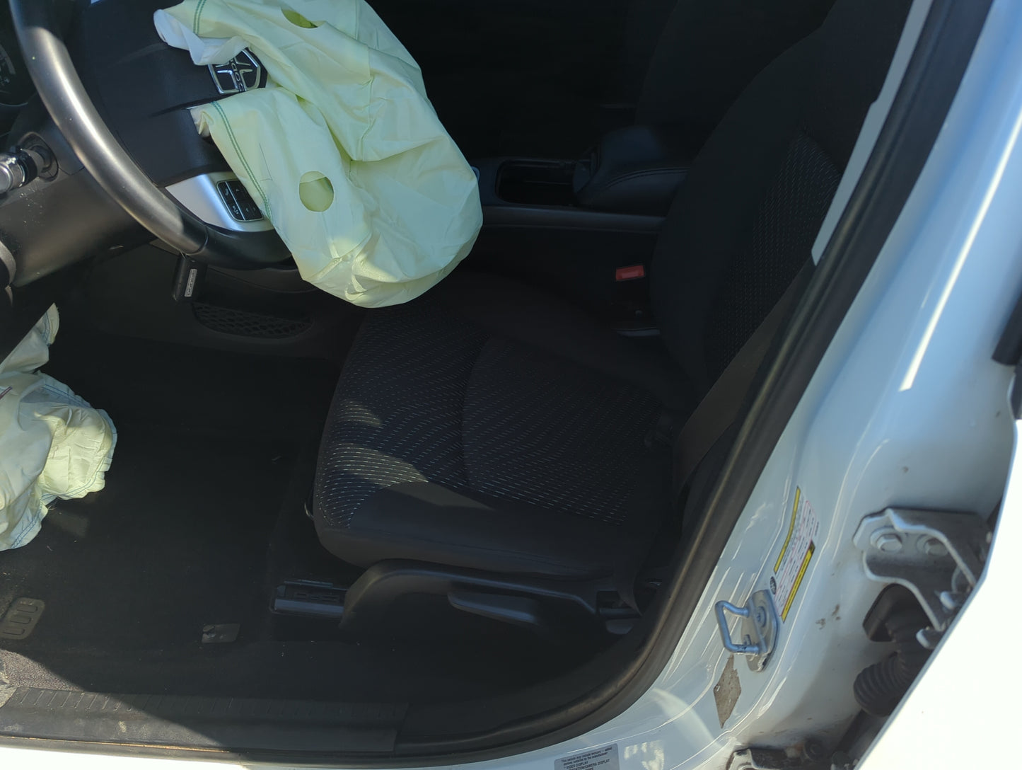 2017 Dodge Journey Driver Front Seat Oem 1359497 - Oemusedautoparts1.com