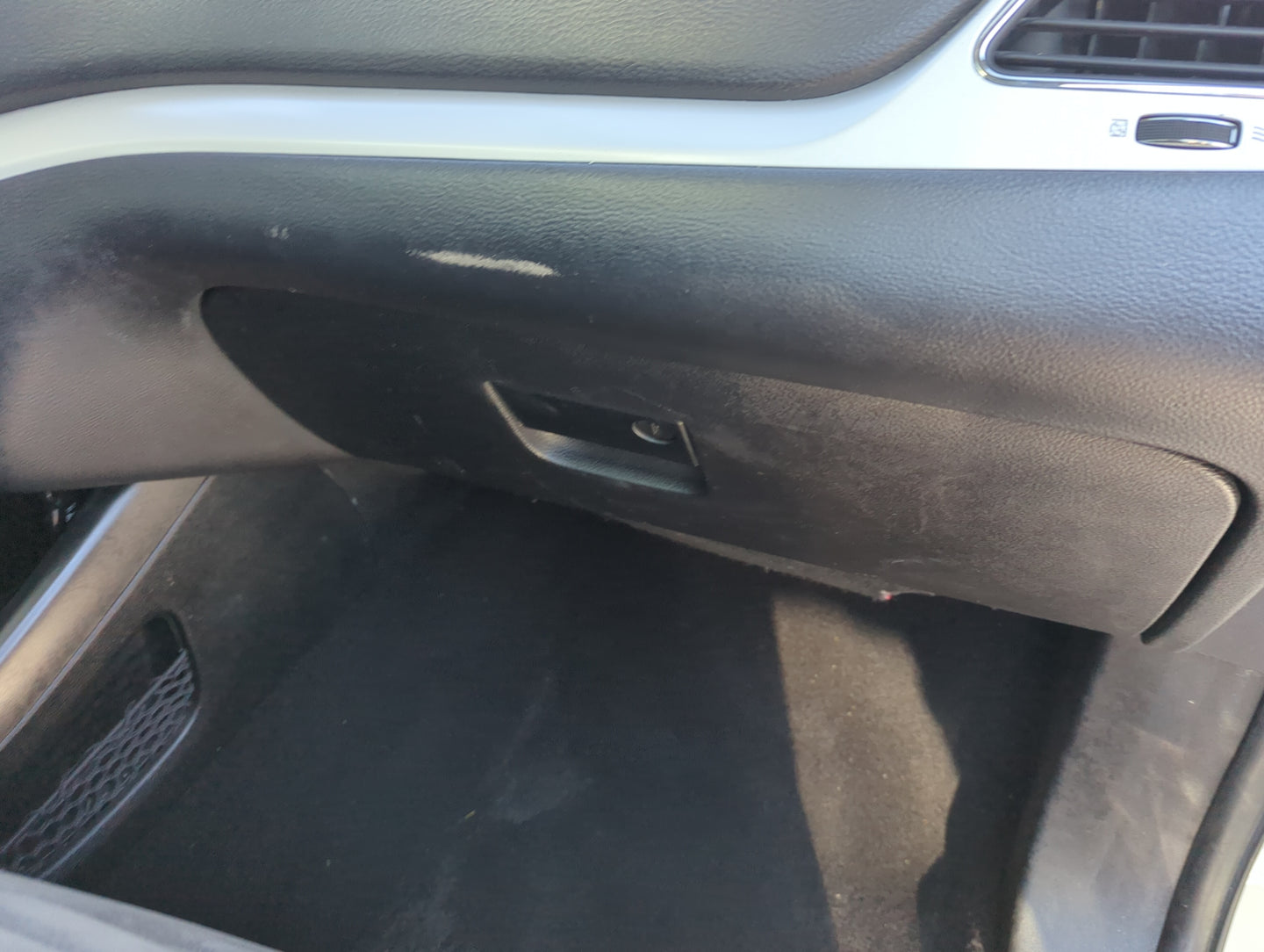 2017 Dodge Journey Passenger Glove Box Door Storage Compartment 1359554 - Oemusedautoparts1.com