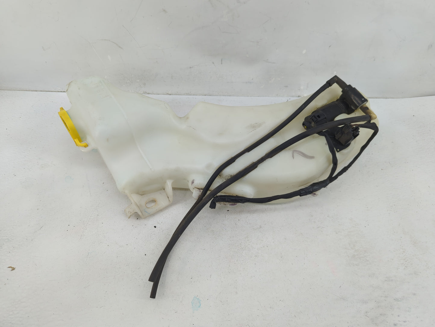 2017 Dodge Journey Windshield Washer Fluid Reservoir Bottle Oem - Oemusedautoparts1.com