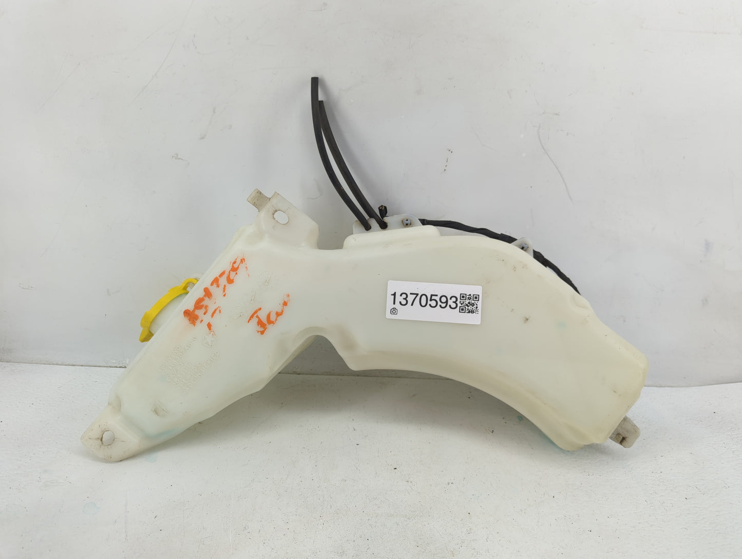 2017 Dodge Journey Windshield Washer Fluid Reservoir Bottle Oem - Oemusedautoparts1.com