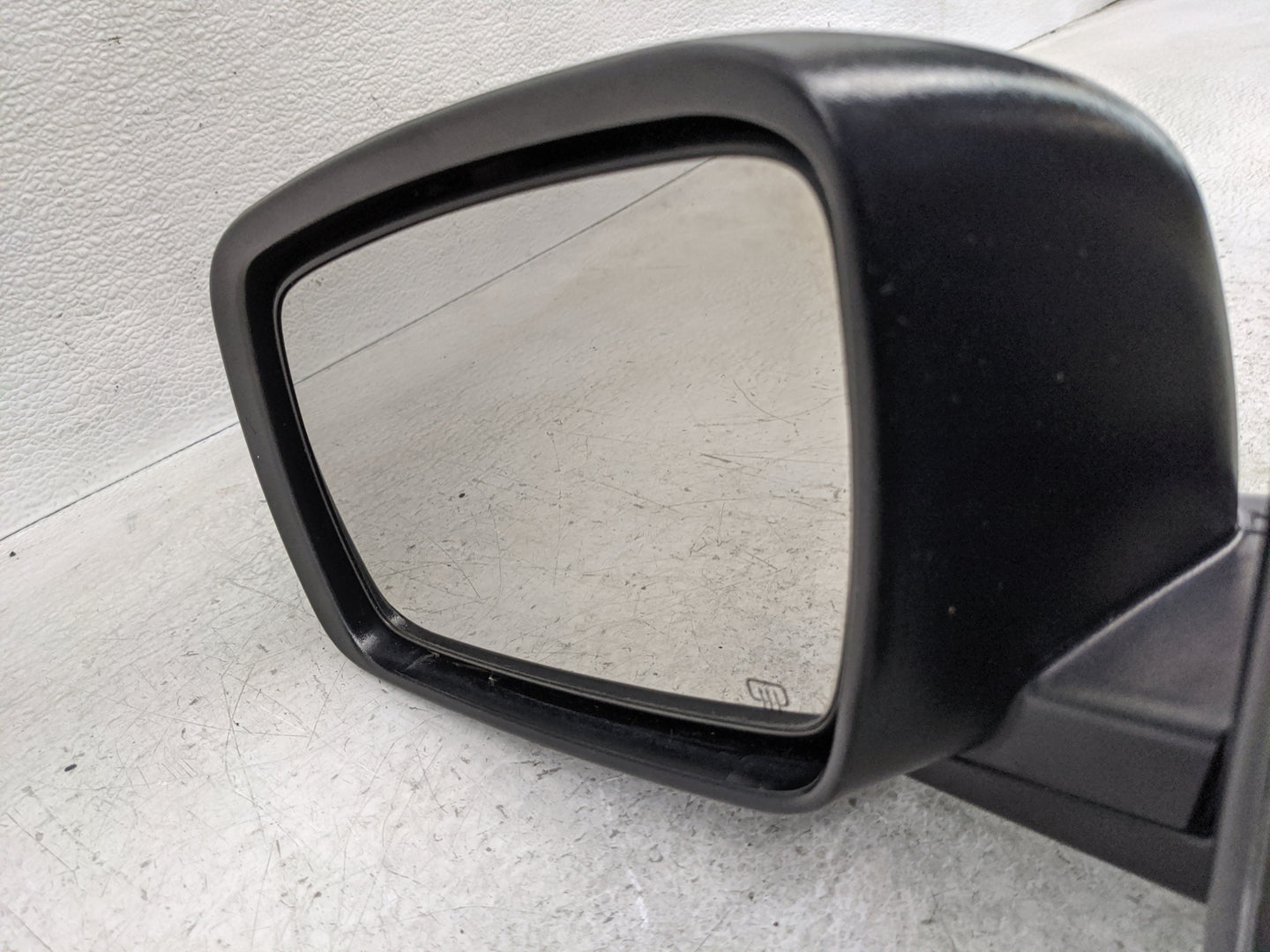 2017 Dodge Journey Driver Side View Mirror - Left Door Mirror OEM Used - Oemusedautoparts1.com