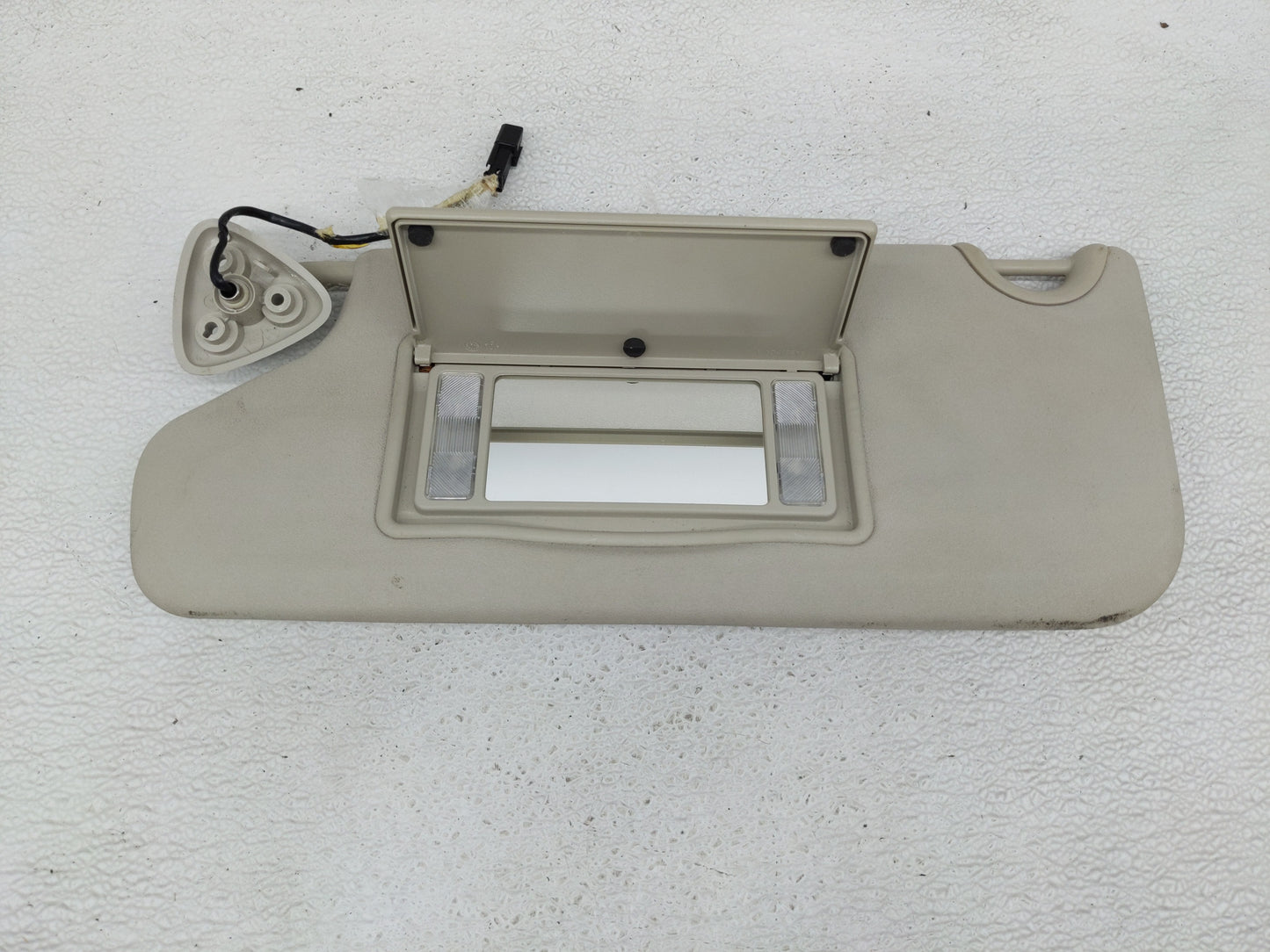 2011-2020 Dodge Journey Sun Visor Shade Replacement Passenger Right Mirror Fits OEM Used Auto Parts - Oemusedautoparts1.com