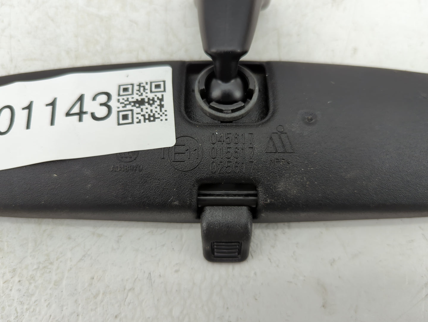 2017 Dodge Journey Interior Rear View Mirror Replacement OEM P/N:A048070 Fits OEM Used Auto Parts - Oemusedautoparts1.com