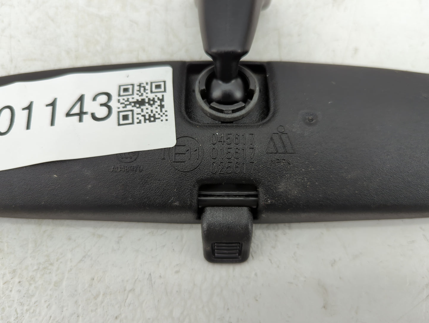 2017 Dodge Journey Interior Rear View Mirror Replacement OEM P/N:A048070 Fits OEM Used Auto Parts - Oemusedautoparts1.com