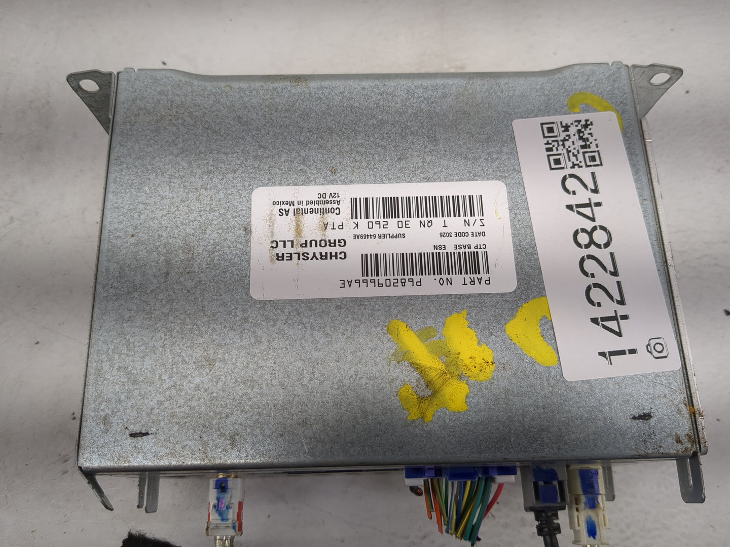 2018-2020 Dodge Journey Radio AM FM Cd Player Receiver Replacement P/N:P68209666AE Fits Fits 2018 2019 2020 OEM Used Auto Pa