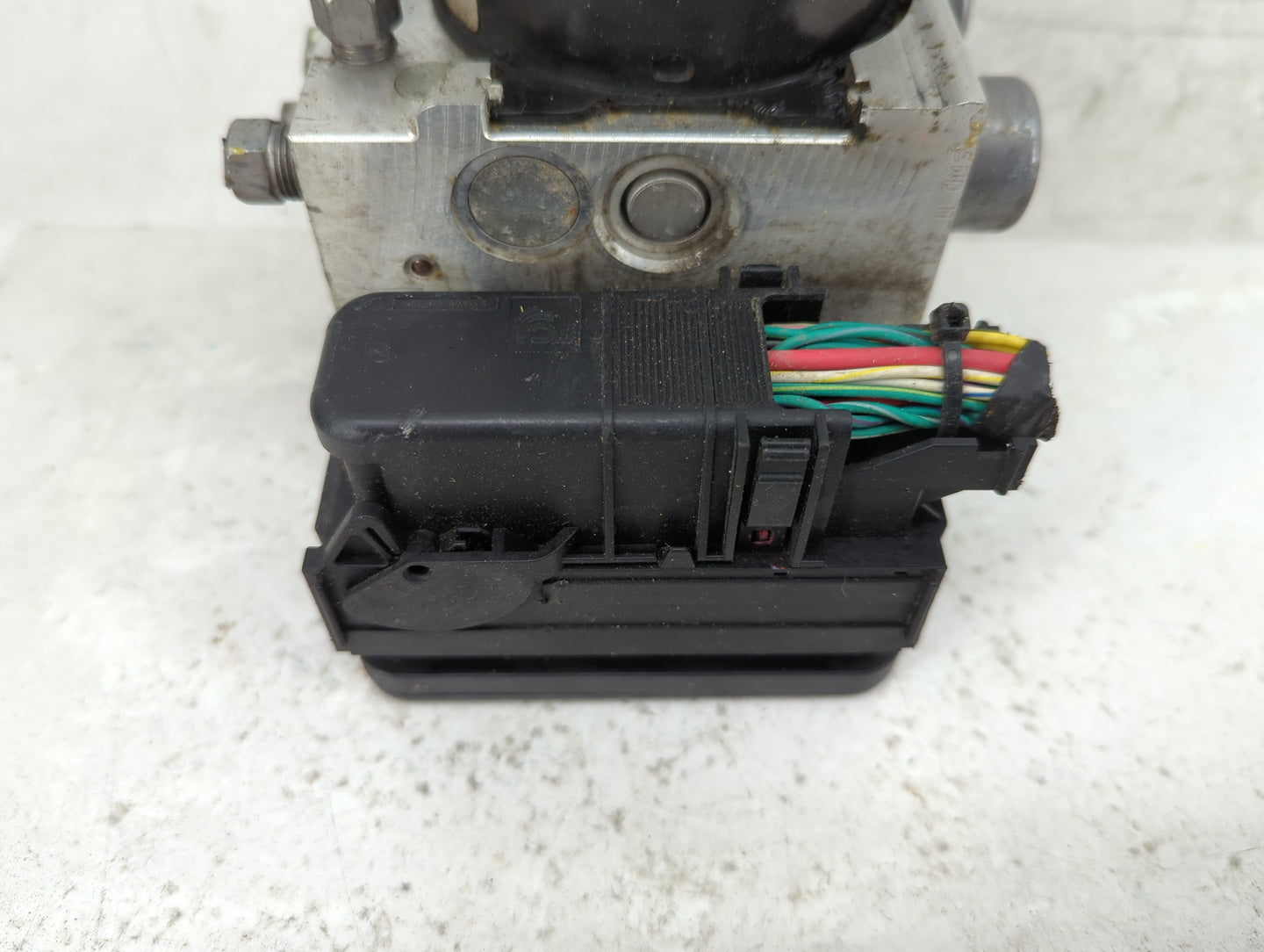 2017 Dodge Journey ABS Pump Control Module Replacement P/N:P68272268AC 25.0212-2248.4, 25.0928-5360.3, 28.5266-1205.3 Fits O