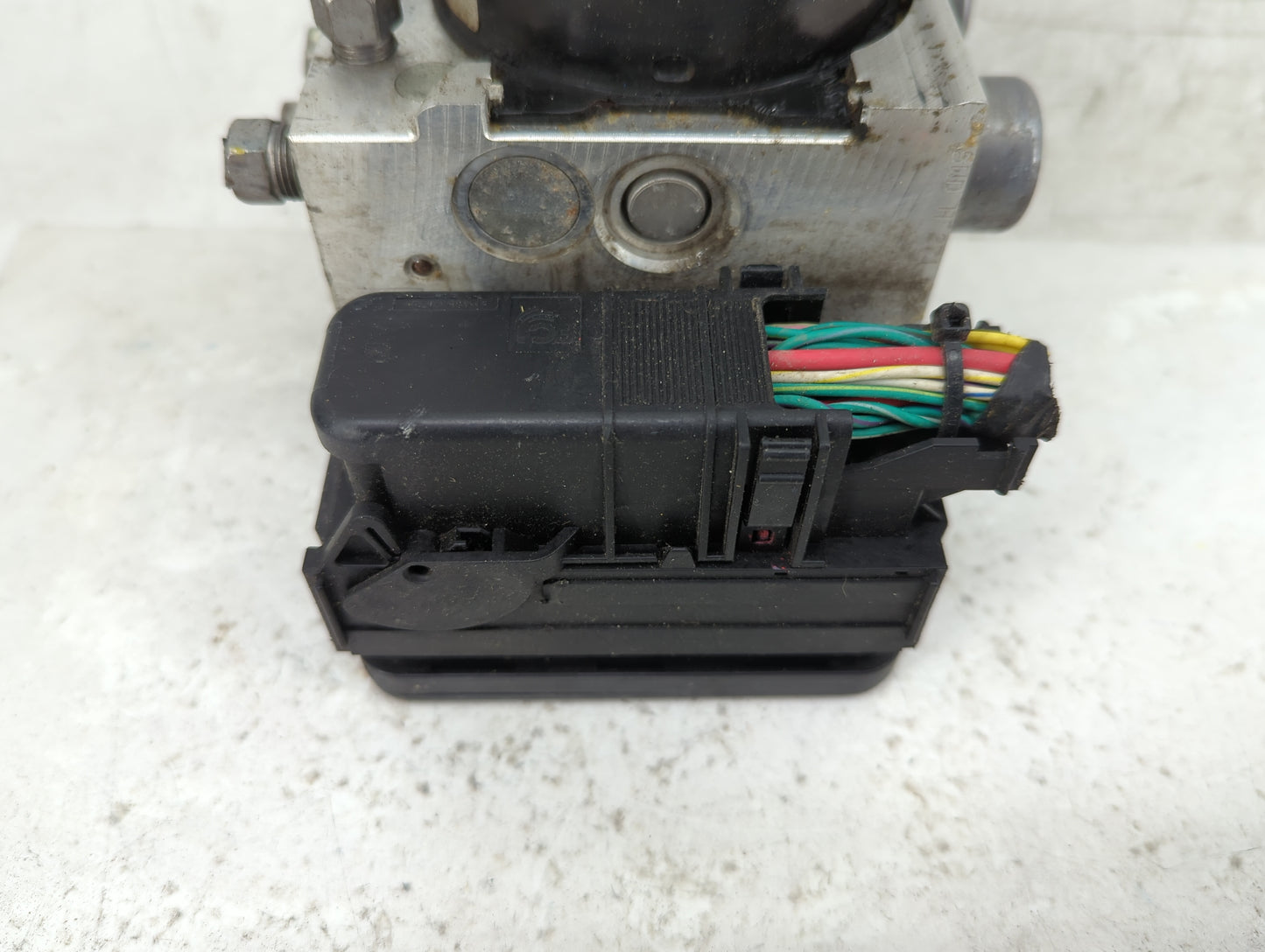 2017 Dodge Journey ABS Pump Control Module Replacement P/N:P68272268AC 25.0212-2248.4, 25.0928-5360.3, 28.5266-1205.3 Fits O