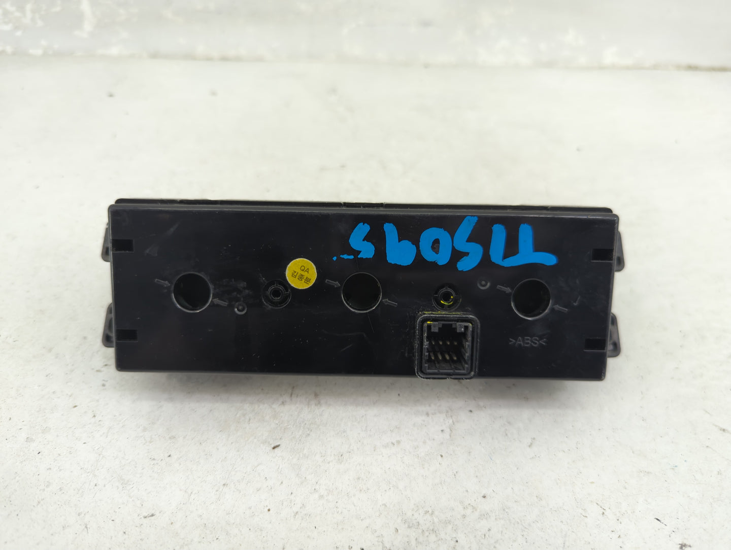 2017 Dodge Journey Climate Control Module Temperature AC/Heater Replacement Fits OEM Used Auto Parts - Oemusedautoparts1.com