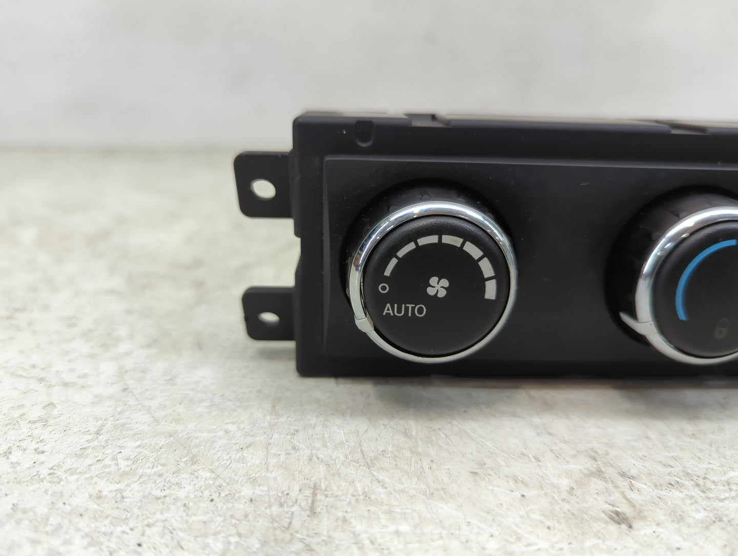 2011-2020 Dodge Journey Climate Control Module Temperature AC/Heater Replacement P/N:55111313AC Fits OEM Used Auto Parts - O
