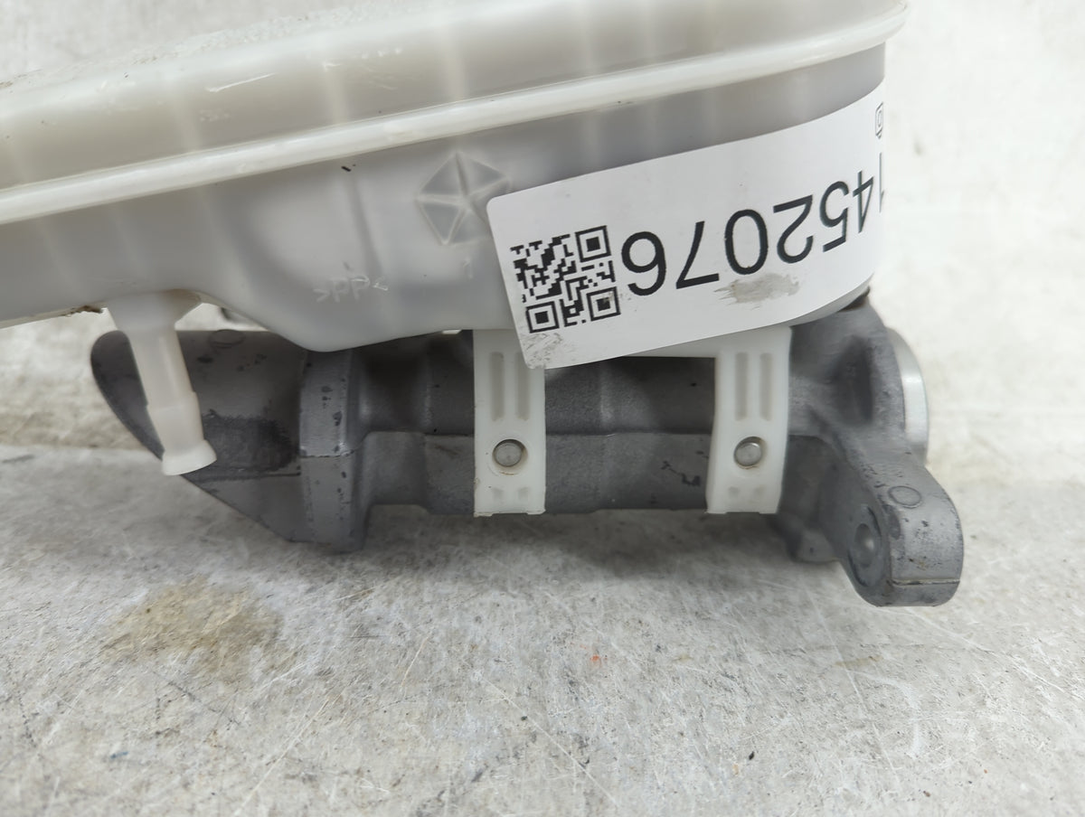 2017 Dodge Journey Brake Master Cylinder 1452076 - Oemusedautoparts1.com