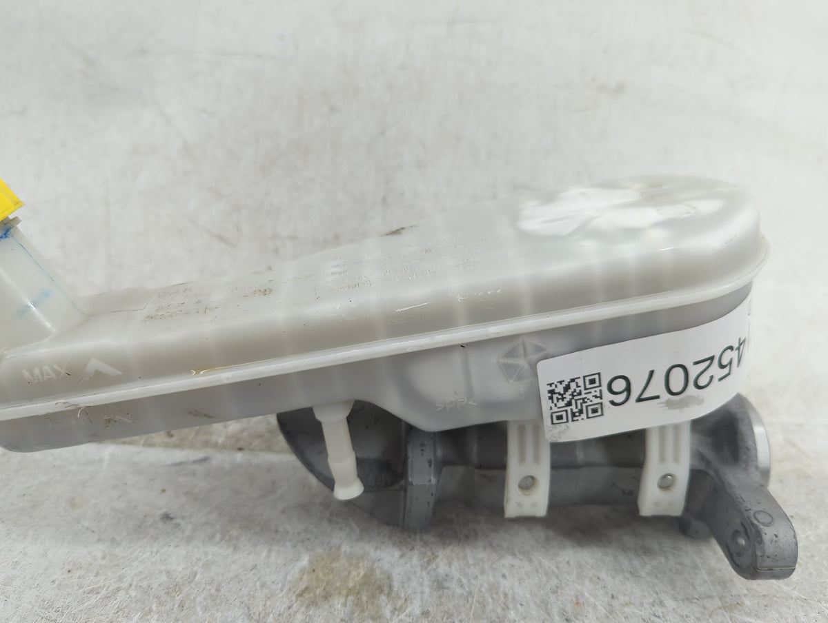 2017 Dodge Journey Brake Master Cylinder 1452076 - Oemusedautoparts1.com